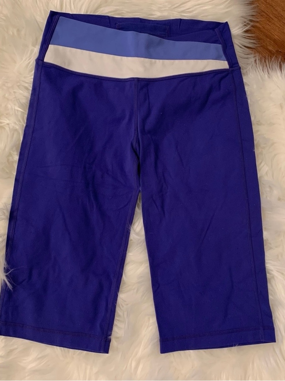 Lululemon Clam Digger Long Shorts S 6 Royal Blue Purple White Inside Back Pocket